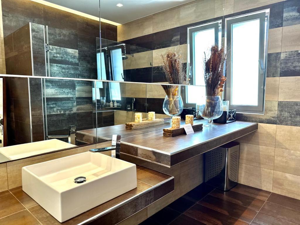 Le Blanc, Luxurious Beachfront Villa Hermione Extérieur photo